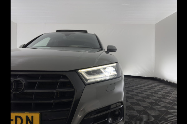 Audi Q5 55 TFSI S-Line Competition Quattro (Plug-In) Aut. *PANO | LEATHER | FULL-LED | HEATED-SPORTSEATS | KEYLESS | CAMERA | NAVI-FULLMAP | PRIVACY-GLASS | DIGI-COCKPIT | CRUISE-ADPAPTIVE | DAB | 21"ALU*