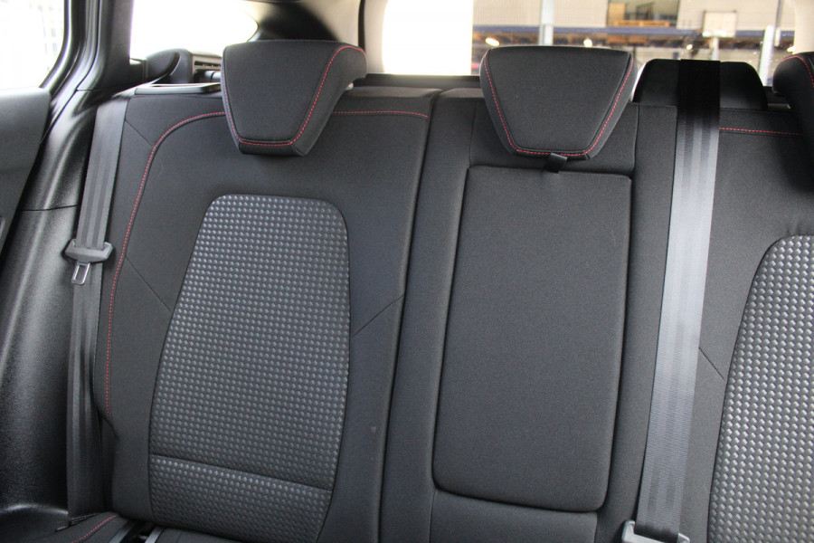 Ford FOCUS Wagon 1.0 EcoBoost Hybrid ST Line X | Adaptieve cruise | BLIS | Head-up | Trekhaak | Winterpack