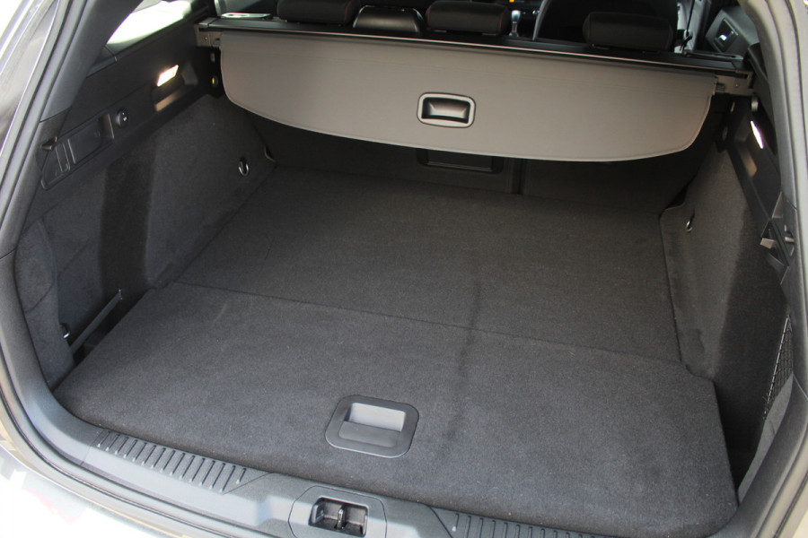 Ford FOCUS Wagon 1.0 EcoBoost Hybrid ST Line X | Adaptieve cruise | BLIS | Head-up | Trekhaak | Winterpack