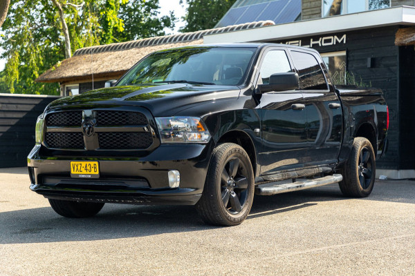 Dodge Ram 1500 5.7 V8 4x4 Crew Cab Big Horn Trekhaak I LPG I Sidebars I CarPlay I BTW I NAP
