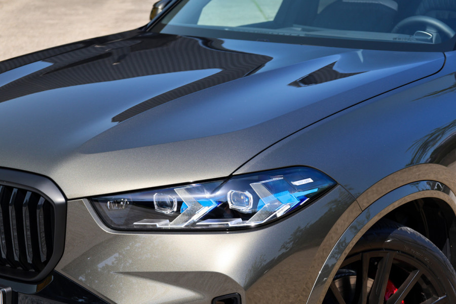 BMW X5 xDrive50e | NIEUW! | PANO | HUD | H/K | 360 | ALARM 3&5 | LUCHTVERING | ELEK TREKHAAK