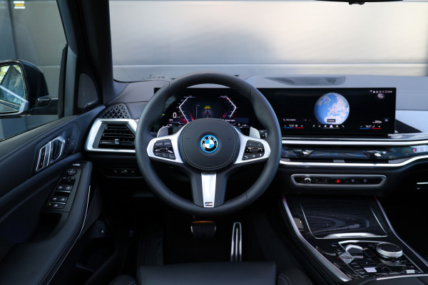 BMW X5 xDrive50e | NIEUW! | PANO | HUD | H/K | 360 | ALARM 3&5 | LUCHTVERING | ELEK TREKHAAK