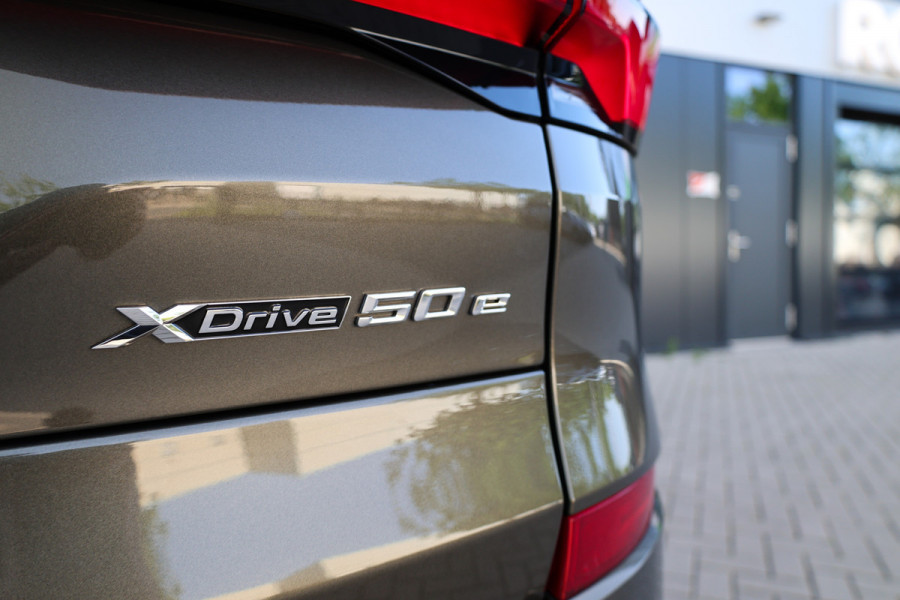BMW X5 xDrive50e | NIEUW! | PANO | HUD | H/K | 360 | ALARM 3&5 | LUCHTVERING | ELEK TREKHAAK