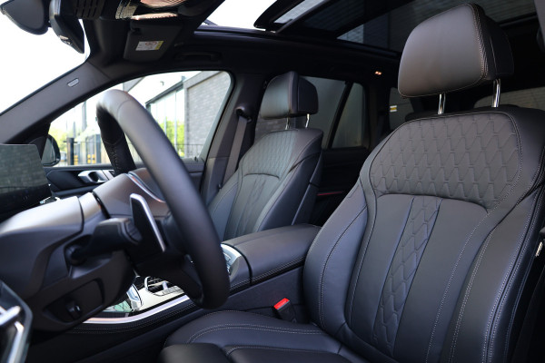 BMW X5 xDrive50e | NIEUW! | PANO | HUD | H/K | 360 | ALARM 3&5 | LUCHTVERING | ELEK TREKHAAK
