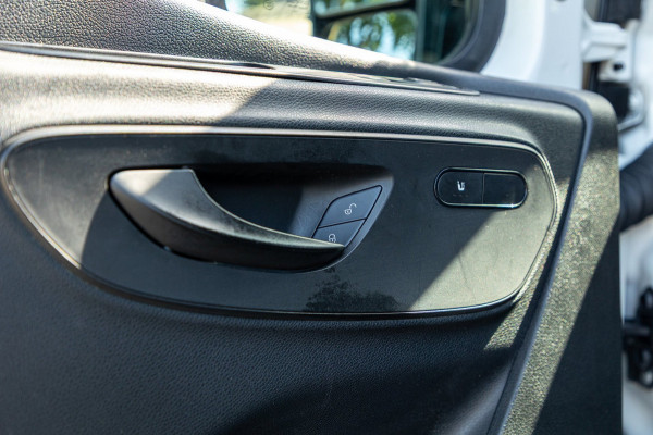 Mercedes-Benz eSprinter ESprinter L2H2 41 kWh Tussenschot met deur I Airco I Camera I Bluetooth