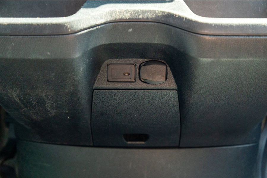 Mercedes-Benz eSprinter ESprinter L2H2 41 kWh Tussenschot met deur I Airco I Camera I Bluetooth
