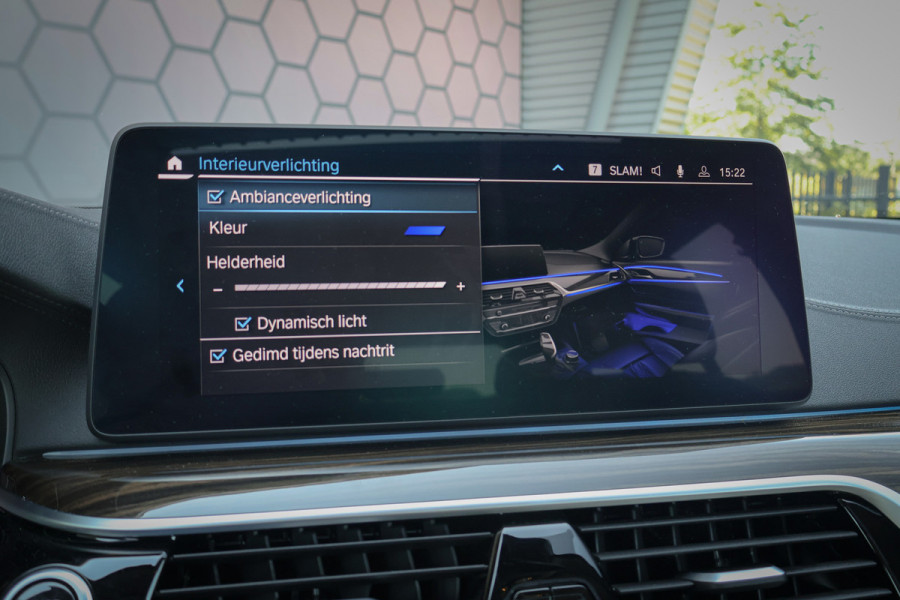 BMW 5 Serie Touring 530e Business Edition Plus ADAPTIVE | MEMORY | STOELVERWARMING VOOR + ACHTER | PANORAMADAK | CARPLAY | LASERLIGHTS | HEAD UP | TREKHAAK |