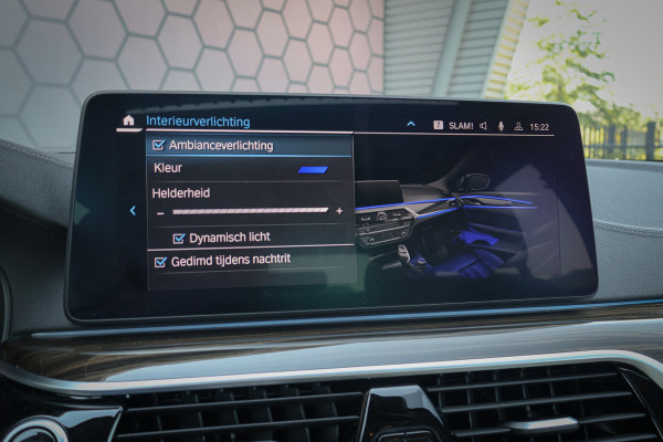 BMW 5 Serie Touring 530e Business Edition Plus ADAPTIVE | MEMORY | STOELVERWARMING VOOR + ACHTER | PANORAMADAK | CARPLAY | LASERLIGHTS | HEAD UP | TREKHAAK |