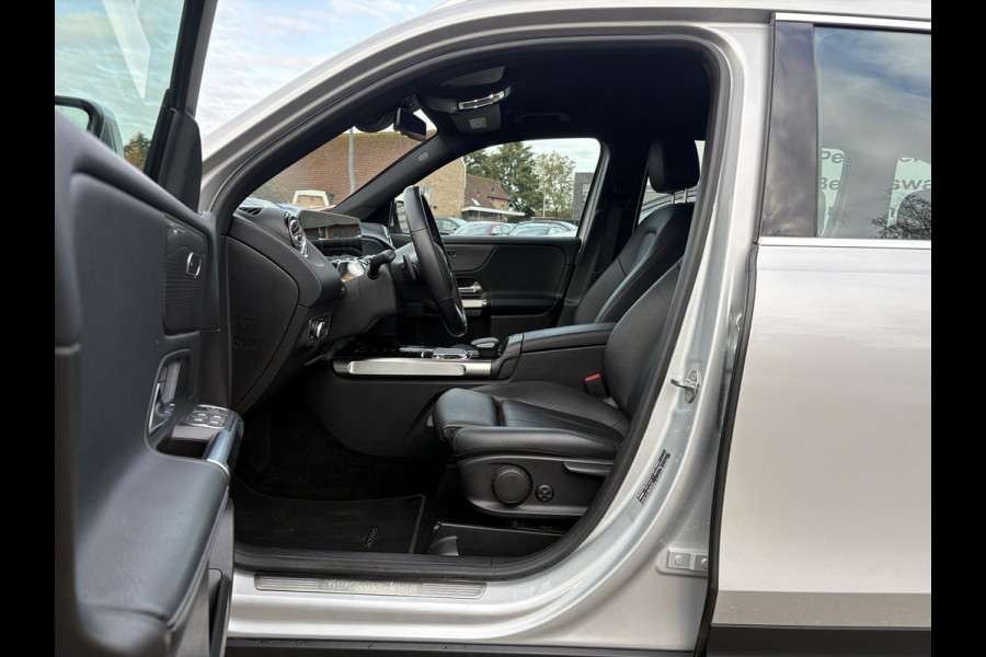 Mercedes-Benz Glb 200 Business Solution Luxury 163 PK | Dodehoeksensoren | Elektrische Achterklep | Lederen Bekleding | Stoelverwarming | Achteruitrijcamera | Eerste eigenaar