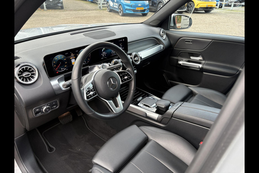 Mercedes-Benz Glb 200 Business Solution Luxury 163 PK | Dodehoeksensoren | Elektrische Achterklep | Lederen Bekleding | Stoelverwarming | Achteruitrijcamera | Eerste eigenaar
