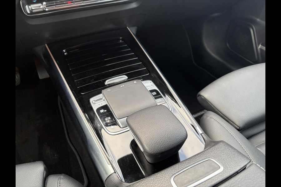 Mercedes-Benz Glb 200 Business Solution Luxury 163 PK | Dodehoeksensoren | Elektrische Achterklep | Lederen Bekleding | Stoelverwarming | Achteruitrijcamera | Eerste eigenaar