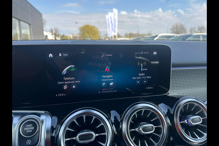Mercedes-Benz Glb 200 Business Solution Luxury 163 PK | Dodehoeksensoren | Elektrische Achterklep | Lederen Bekleding | Stoelverwarming | Achteruitrijcamera | Eerste eigenaar
