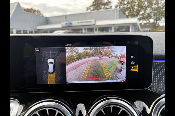 Mercedes-Benz Glb 200 Business Solution Luxury 163 PK | Dodehoeksensoren | Elektrische Achterklep | Lederen Bekleding | Stoelverwarming | Achteruitrijcamera | Eerste eigenaar
