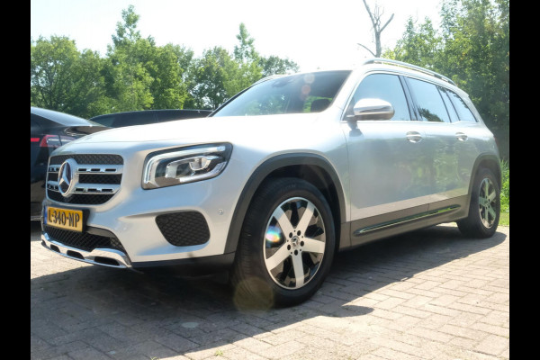 Mercedes-Benz Glb 200 Business Solution Luxury 163 PK | Dodehoeksensoren | Elektrische Achterklep | Lederen Bekleding | Stoelverwarming | Achteruitrijcamera | Eerste eigenaar