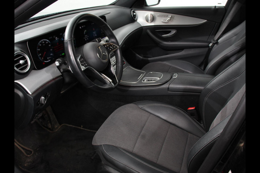 Mercedes-Benz E-Klasse 300e Avantgarde Premium Plus PHEV Automaat Panorama dak Climate control Adaptieve cruise control Parkeersensoren Camera  Verwarmde voorstoelen Keyless Lcihtmetalen velgen Led Burmester