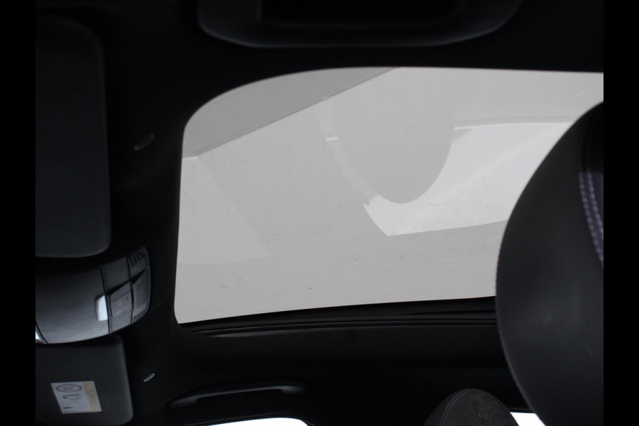 Mercedes-Benz E-Klasse 300e Avantgarde Premium Plus PHEV Automaat Panorama dak Climate control Adaptieve cruise control Parkeersensoren Camera  Verwarmde voorstoelen Keyless Lcihtmetalen velgen Led Burmester