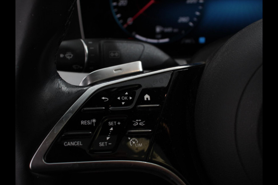 Mercedes-Benz E-Klasse 300e Avantgarde Premium Plus PHEV Automaat Panorama dak Climate control Adaptieve cruise control Parkeersensoren Camera  Verwarmde voorstoelen Keyless Lcihtmetalen velgen Led Burmester