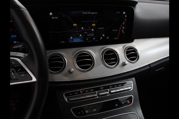 Mercedes-Benz E-Klasse 300e Avantgarde Premium Plus PHEV Automaat Panorama dak Climate control Adaptieve cruise control Parkeersensoren Camera  Verwarmde voorstoelen Keyless Lcihtmetalen velgen Led Burmester