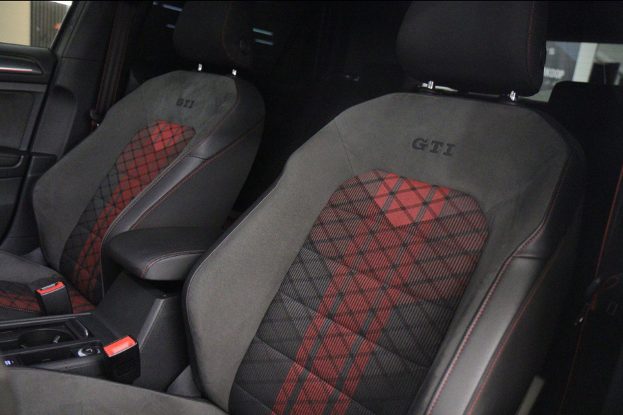 Volkswagen Golf 2.0 TSI GTI TCR /PANO/CARPLAY/CAM/KEYLESS/ACC/DCC/VOL