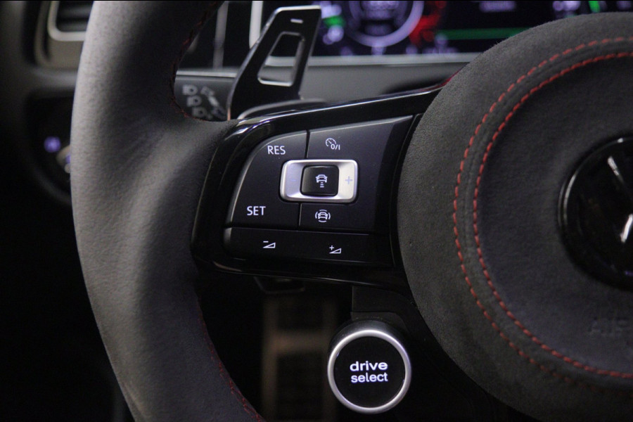 Volkswagen Golf 2.0 TSI GTI TCR /PANO/CARPLAY/CAM/KEYLESS/ACC/DCC/VOL
