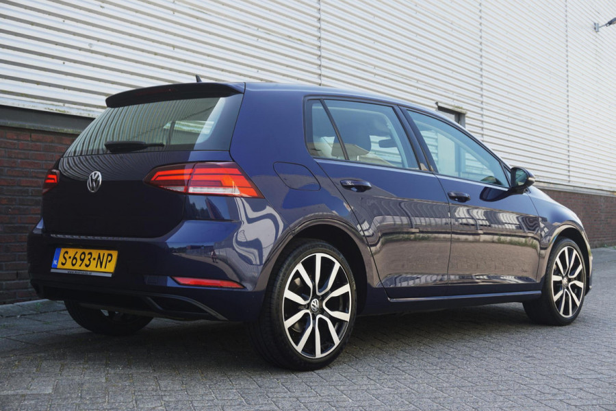 Volkswagen Golf 1.0 TSI Highline/CARPLAY/18 INCH/CAMERA/DAB.
