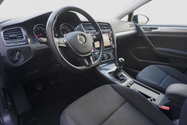Volkswagen Golf 1.0 TSI Highline/CARPLAY/18 INCH/CAMERA/DAB.