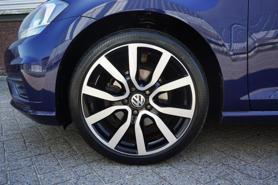 Volkswagen Golf 1.0 TSI Highline/CARPLAY/18 INCH/CAMERA/DAB.