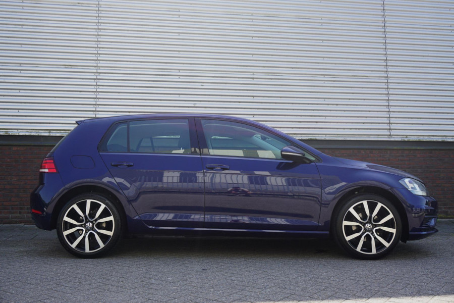 Volkswagen Golf 1.0 TSI Highline/CARPLAY/18 INCH/CAMERA/DAB.
