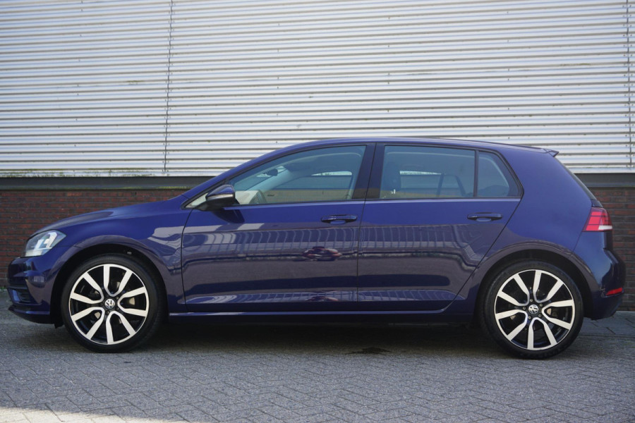 Volkswagen Golf 1.0 TSI Highline/CARPLAY/18 INCH/CAMERA/DAB.