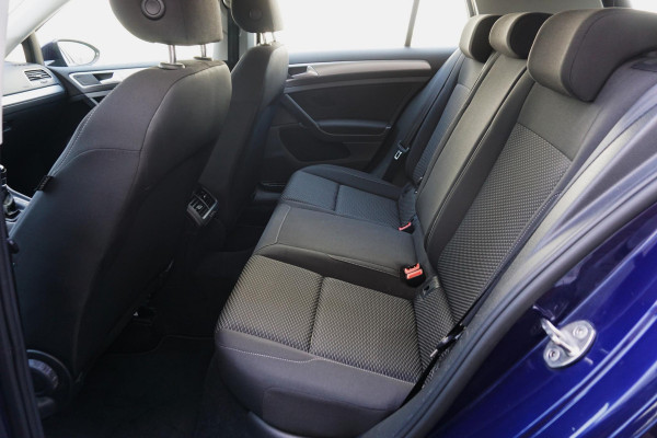 Volkswagen Golf 1.0 TSI Highline/CARPLAY/18 INCH/CAMERA/DAB.