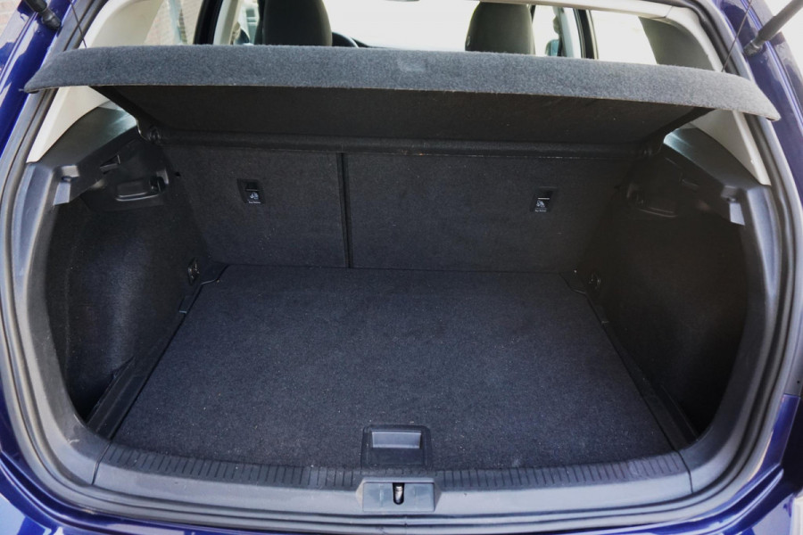 Volkswagen Golf 1.0 TSI Highline/CARPLAY/18 INCH/CAMERA/DAB.
