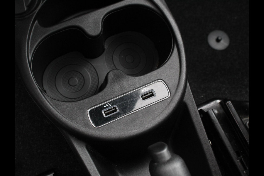 Fiat 500 1.0 Hybrid Dolcevita Finale Panorama dak Control Parkeer Sensoren  Lichtmetalen Velgen Cruise Control