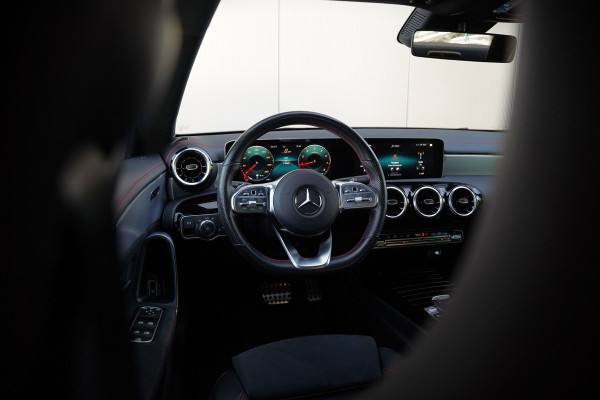 Mercedes-Benz CLA-Klasse 180 Advantage AMG | Stoelverwarming | Parkeersensoren | Navigatie | Cruise Control | Keyless | Camera | Climate Control