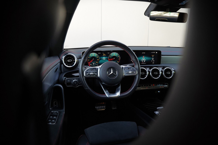 Mercedes-Benz CLA-Klasse 180 Advantage AMG | Stoelverwarming | Parkeersensoren | Navigatie | Cruise Control | Keyless | Camera | Climate Control