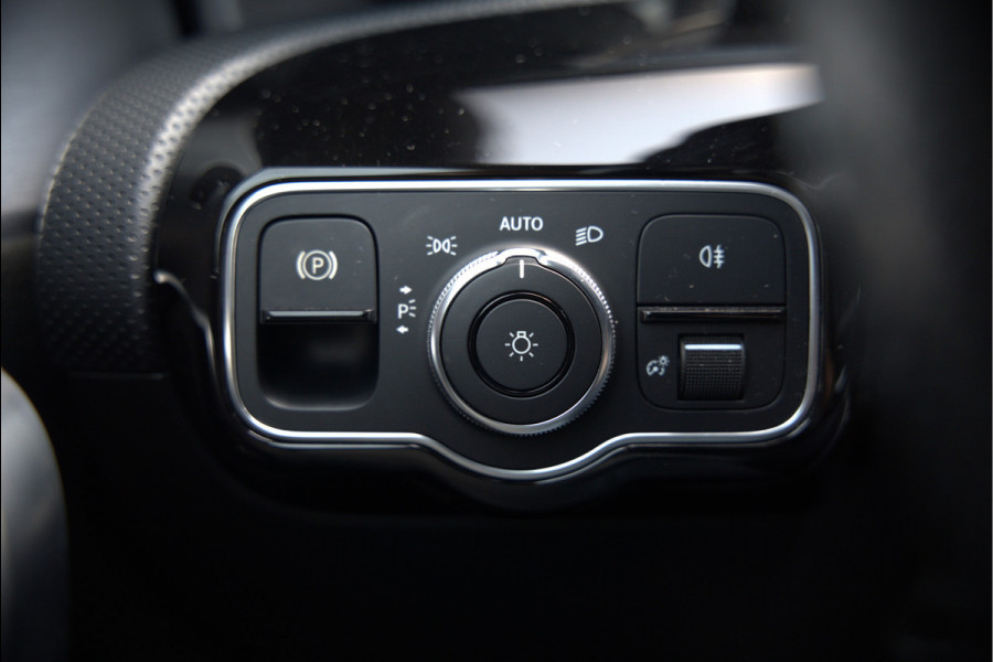 Mercedes-Benz CLA-Klasse 180 Advantage AMG | Stoelverwarming | Parkeersensoren | Navigatie | Cruise Control | Keyless | Camera | Climate Control