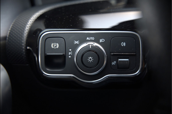 Mercedes-Benz CLA-Klasse 180 Advantage AMG | Stoelverwarming | Parkeersensoren | Navigatie | Cruise Control | Keyless | Camera | Climate Control