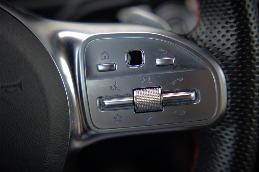 Mercedes-Benz CLA-Klasse 180 Advantage AMG | Stoelverwarming | Parkeersensoren | Navigatie | Cruise Control | Keyless | Camera | Climate Control