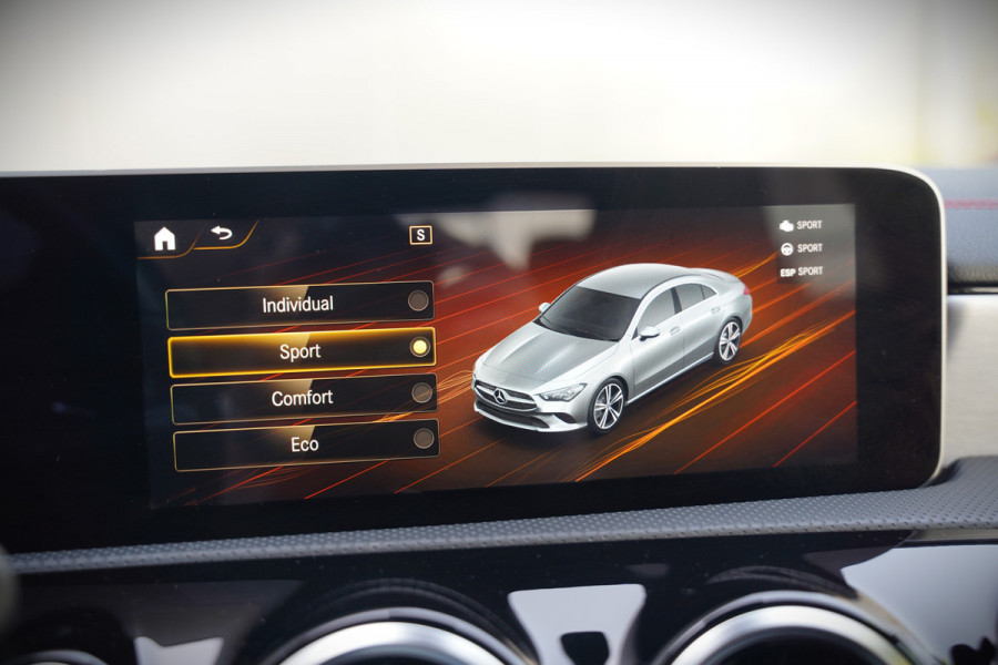 Mercedes-Benz CLA-Klasse 180 Advantage AMG | Stoelverwarming | Parkeersensoren | Navigatie | Cruise Control | Keyless | Camera | Climate Control