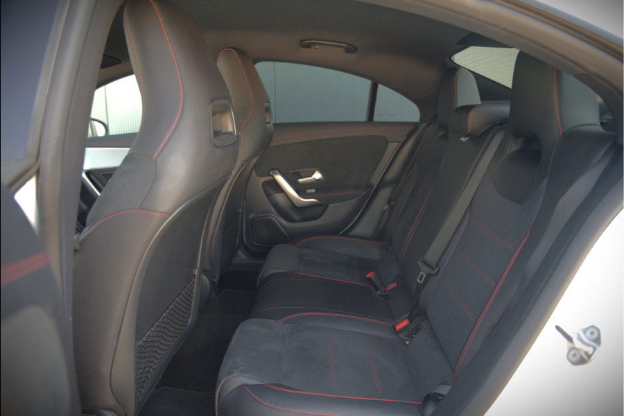 Mercedes-Benz CLA-Klasse 180 Advantage AMG | Stoelverwarming | Parkeersensoren | Navigatie | Cruise Control | Keyless | Camera | Climate Control