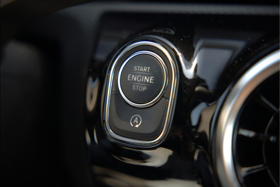 Mercedes-Benz CLA-Klasse 180 Advantage AMG | Stoelverwarming | Parkeersensoren | Navigatie | Cruise Control | Keyless | Camera | Climate Control