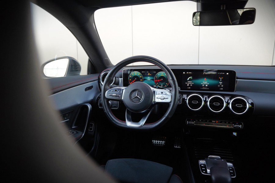 Mercedes-Benz CLA-Klasse 180 Advantage AMG | Stoelverwarming | Parkeersensoren | Navigatie | Cruise Control | Keyless | Camera | Climate Control