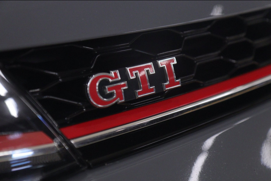 Volkswagen Golf 2.0 TSI GTI TCR /PANO/CARPLAY/CAM/KEYLESS/ACC/DCC/VOL