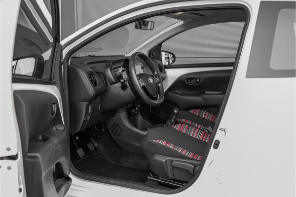 Toyota Aygo 1.0 VVT-i x 5 Deurs Airco CarPlay