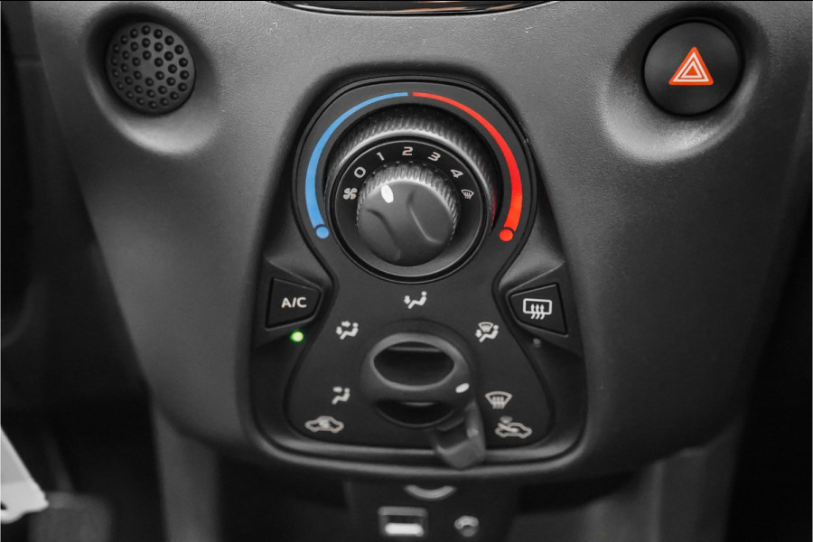 Toyota Aygo 1.0 VVT-i x 5 Deurs Airco CarPlay