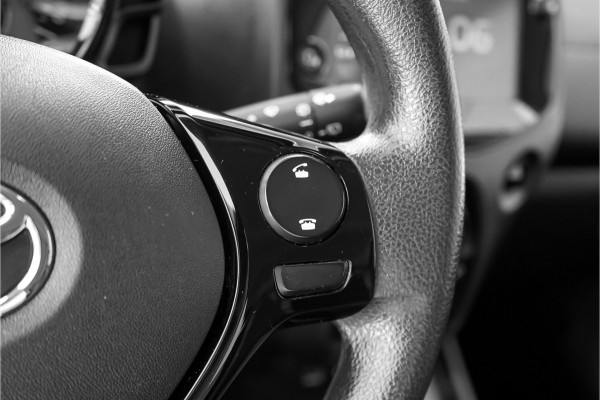 Toyota Aygo 1.0 VVT-i x 5 Deurs Airco CarPlay