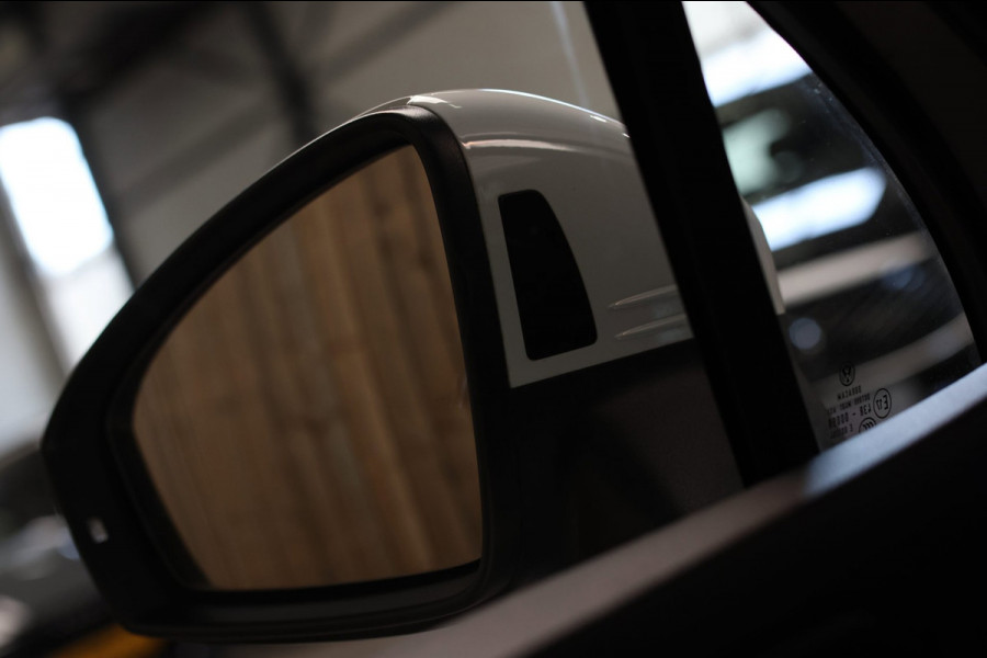 Volkswagen Tiguan 2.0 TSI 4Motion 3X R-Line *Pano*Head-Up*Camera*Leder*Trekhaak*