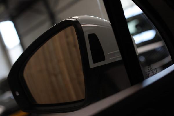 Volkswagen Tiguan 2.0 TSI 4Motion 3X R-Line *Pano*Head-Up*Camera*Leder*Trekhaak*