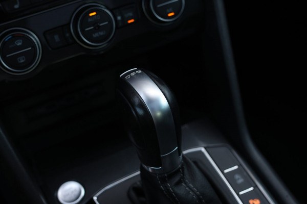 Volkswagen Tiguan 2.0 TSI 4Motion 3X R-Line *Pano*Head-Up*Camera*Leder*Trekhaak*