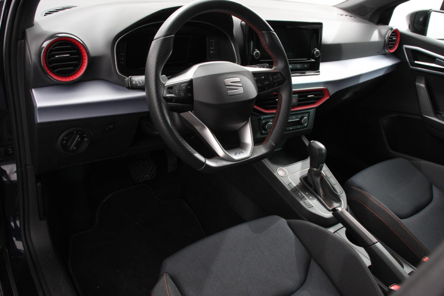 Seat Ibiza 1.0 TSI 110pk DSG FR Navigatie Apple Carplay/Android Auto Camera Parkeersensoren Adaptive cruise control Keyless Entry/Start Virtual Cockpit Stoelverwarming Ledverlichting Getinte ramen