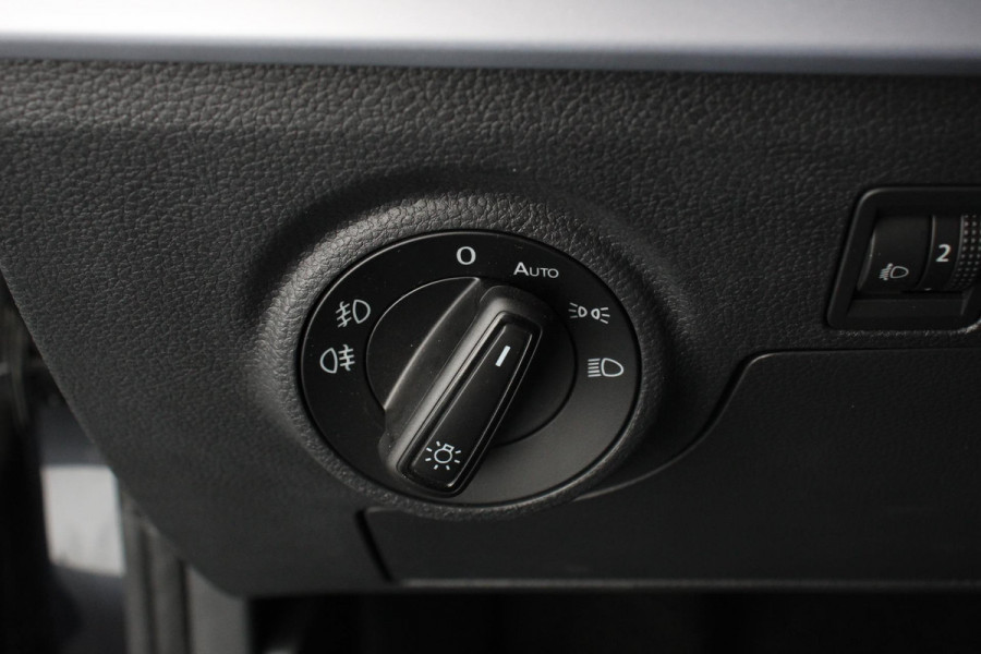 Seat Ibiza 1.0 TSI 110pk DSG FR Navigatie Apple Carplay/Android Auto Camera Parkeersensoren Adaptive cruise control Keyless Entry/Start Virtual Cockpit Stoelverwarming Ledverlichting Getinte ramen